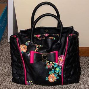 betsey johnson purse!!